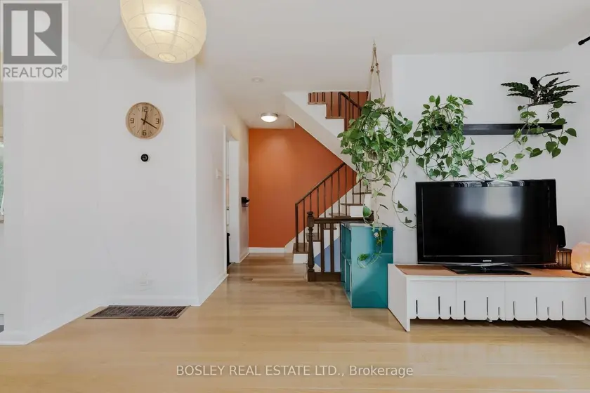Townhouse at 2 COTTONWOOD DRIVE, Toronto