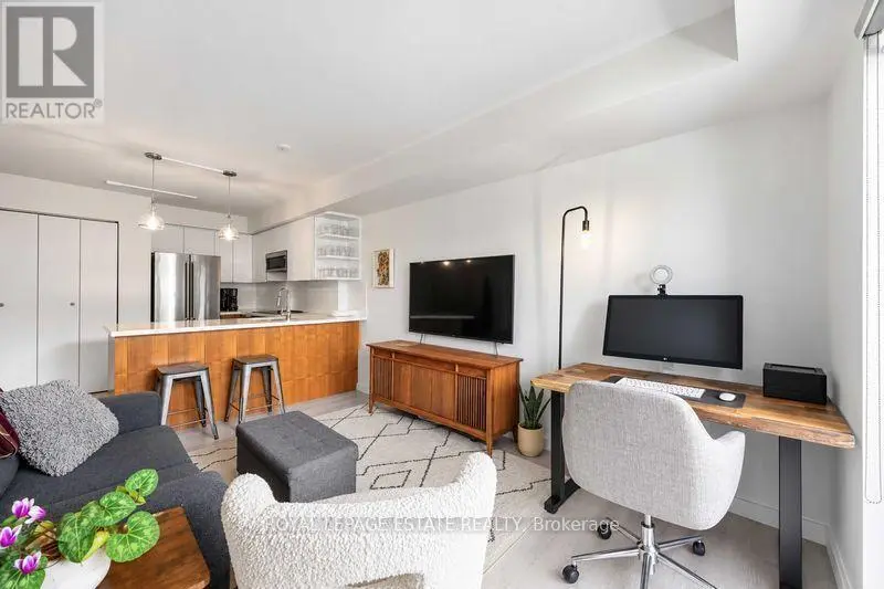 Apartment at 203 - 140 BATHURST AVENUE, Toronto