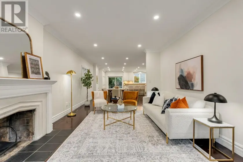 Detached at 122 BRENTCLIFFE ROAD, Toronto