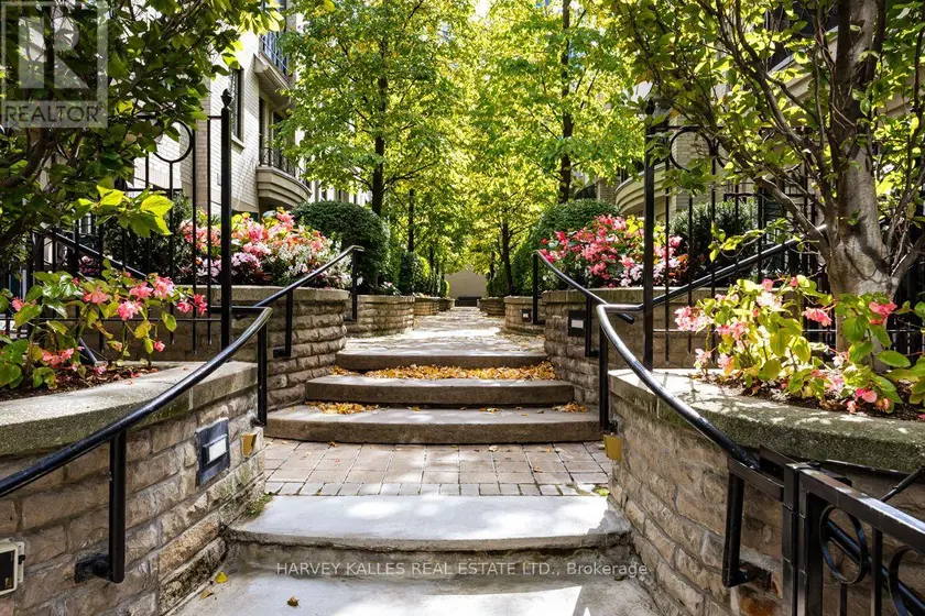 Townhouse at TH 9 - 1 BAXTER STREET, Toronto