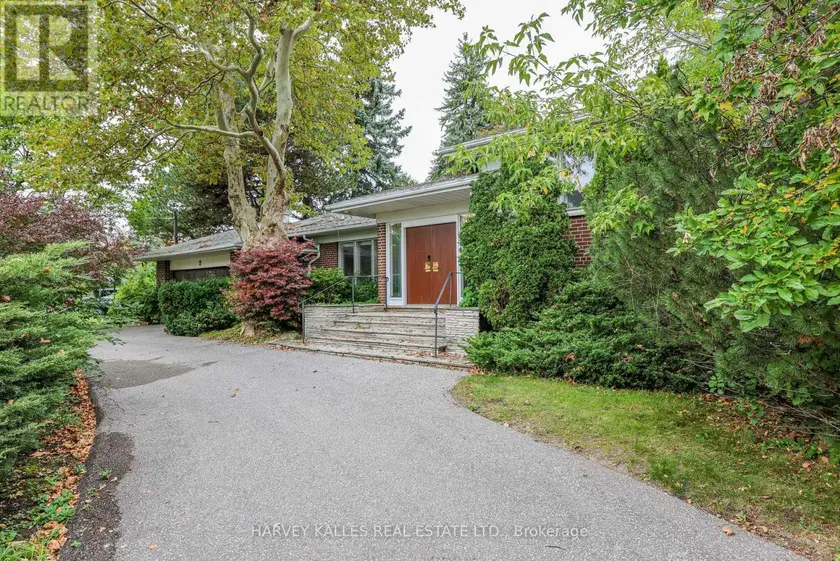 Detached at 2 COLVESTONE ROAD, Toronto