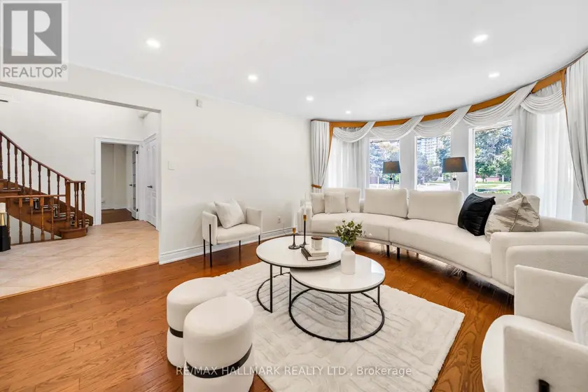 Detached at 17 TWIN CIRCLE COURT, Toronto