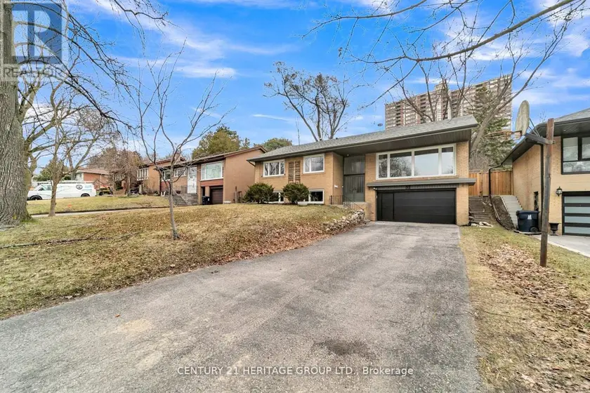 Detached at BSMT - 31 LARABEE CRESCENT, Toronto