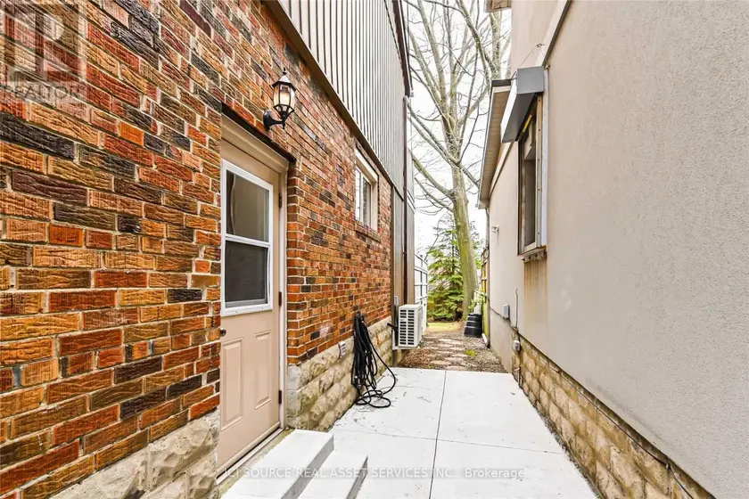 Detached at LOWER - 25 MANN AVENUE, Toronto