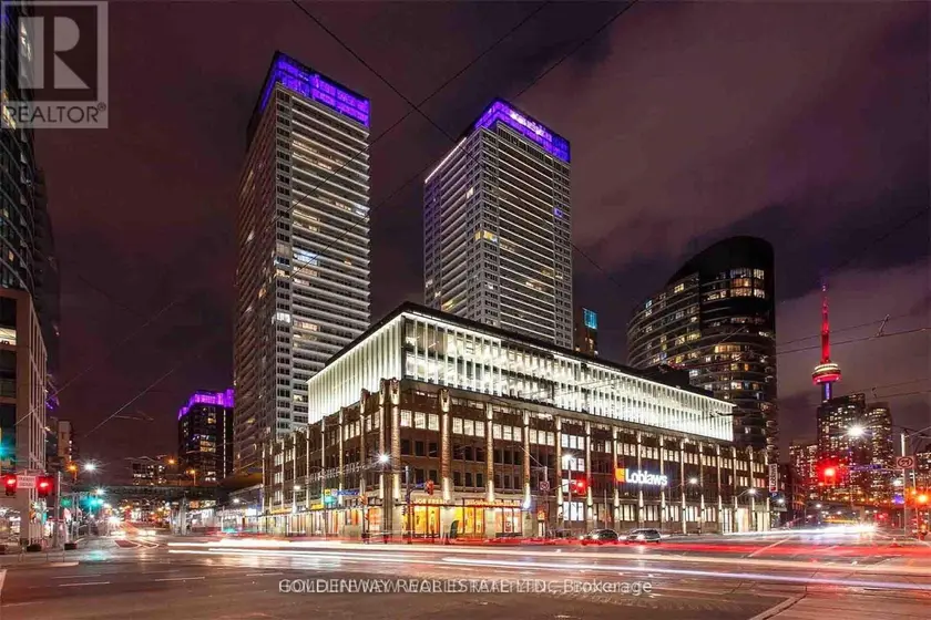 Apartment at 909 - 17 BATHURST STREET, Toronto