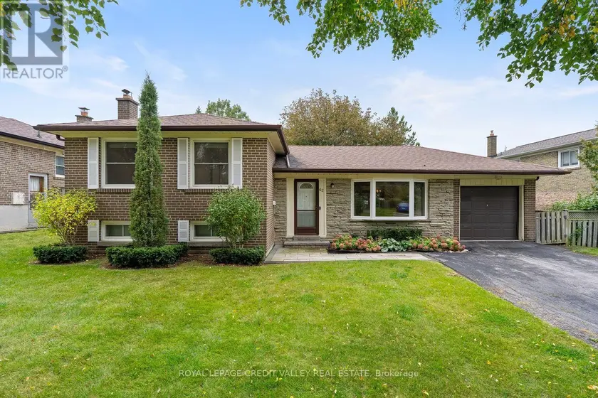 Detached at 62 SUMMERSIDE CRESCENT, Toronto