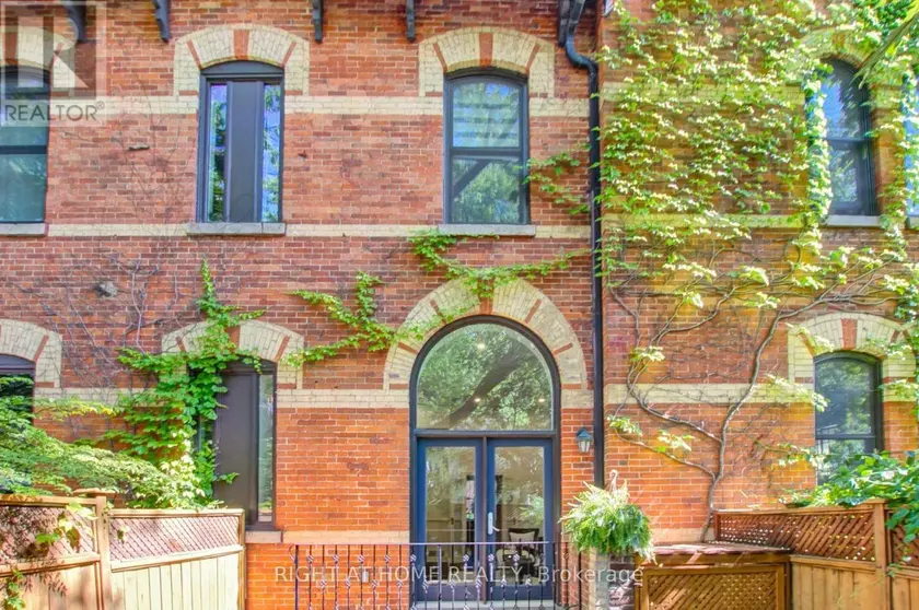Townhouse at 2 - 41 SPRUCE STREET, Toronto