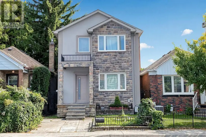 Detached at 676 VAUGHAN ROAD, Toronto