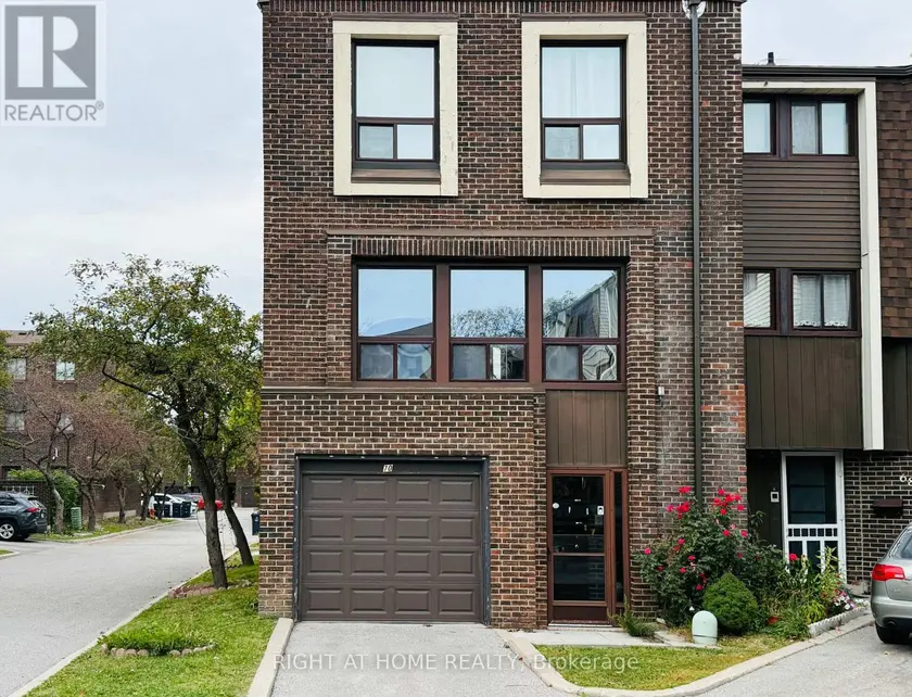 Townhouse at 70 SPIRE HILLWAY WAY, Toronto