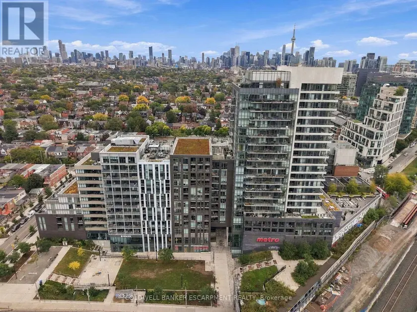 Apartment at 628 - 20 MINOWAN MIIKAN LANE, Toronto