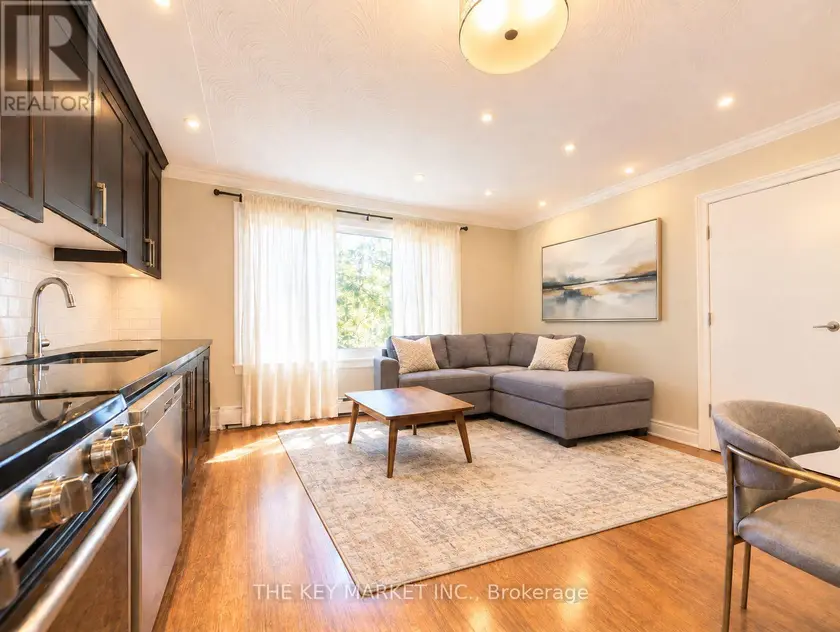 Apartment at 2 - 211 ST CLEMENTS AVENUE, Toronto