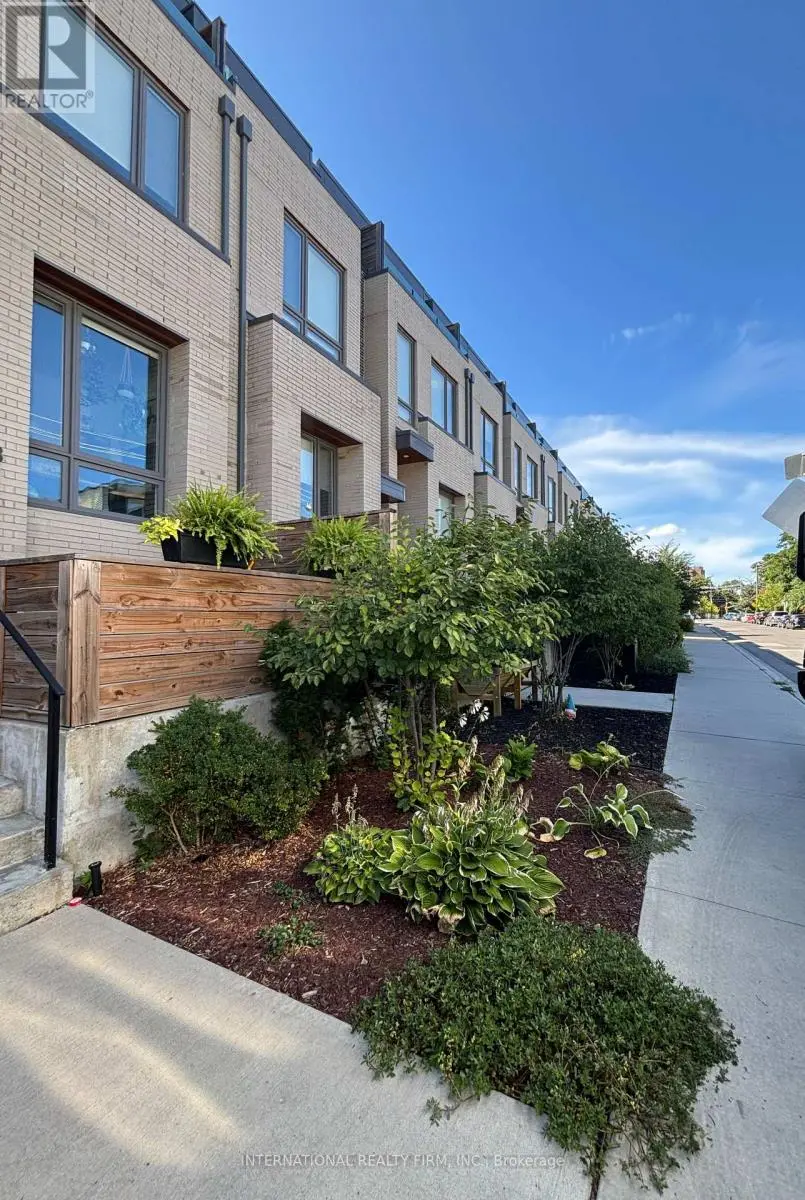 Townhouse at 48 PERTH AVENUE, Toronto