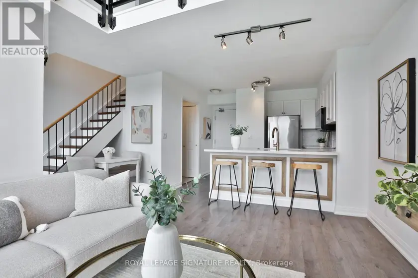 Apartment at 703 - 18 MERTON STREET, Toronto