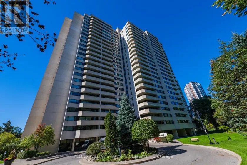 Apartment at 302 - 75 WYNFORD HTS CRESCENT, Toronto