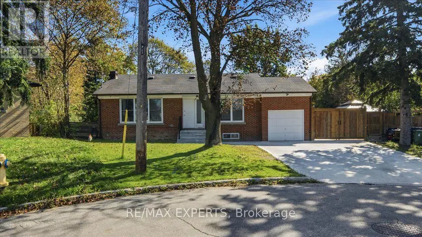 Detached at 18 ROBSON PLACE, Toronto