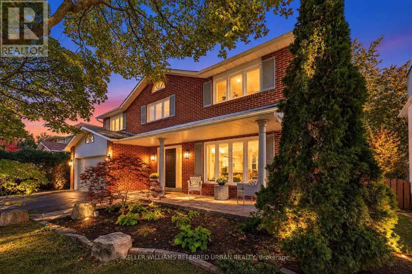 Detached at 124 ABBEYWOOD TRAIL, Toronto
