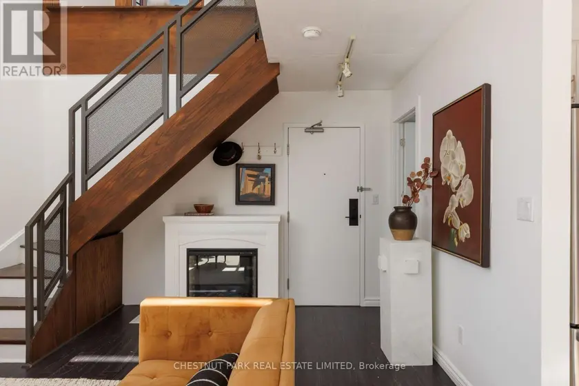 Apartment at 611 - 800 KING STREET W, Toronto