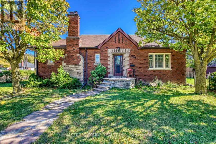 Detached at 389 LAWRENCE AVENUE W, Toronto