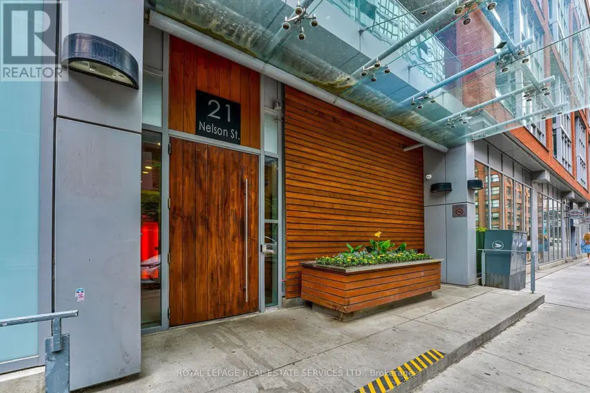 Apartment at 430 - 21 NELSON STREET, Toronto