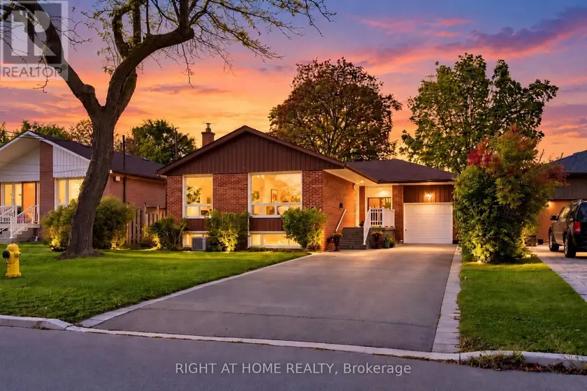 Detached at 202 WATERLOO AVENUE, Toronto