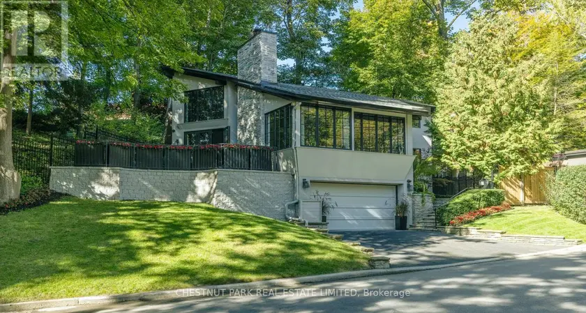 Detached at 94 ROXBOROUGH DRIVE, Toronto