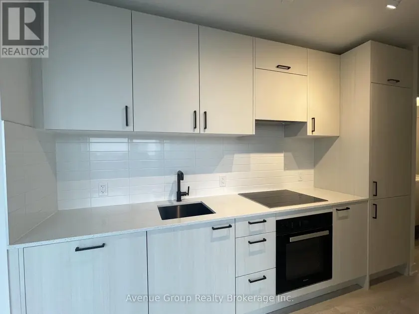 Apartment at 811 - 5 QUARRINGTON LANE, Toronto