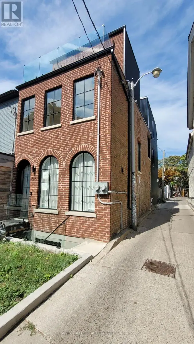 Townhouse at LOWER - 66 ARGYLE STREET, Toronto