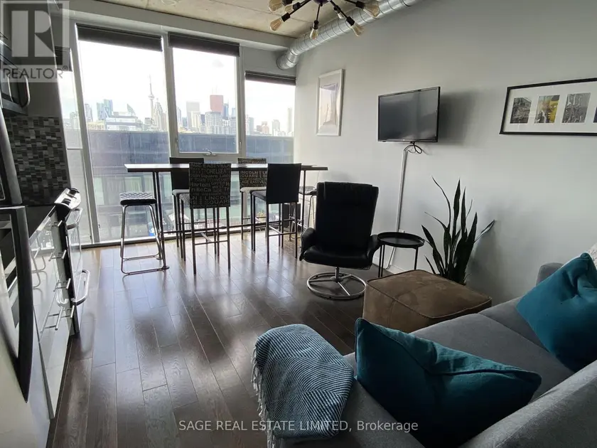 Apartment at 814 - 32 TROLLEY CRESCENT, Toronto