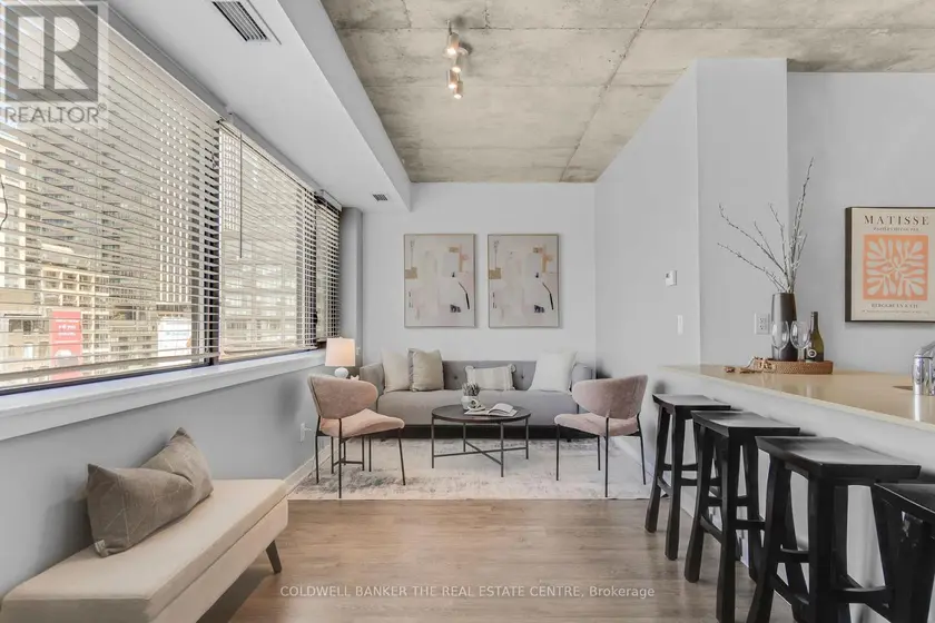 Apartment at 802 - 400 WELLINGTON STREET W, Toronto
