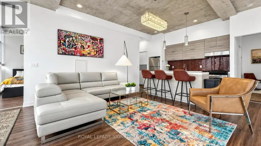 Apartment at 1305 - 552 WELLINGTON STREET W, Toronto