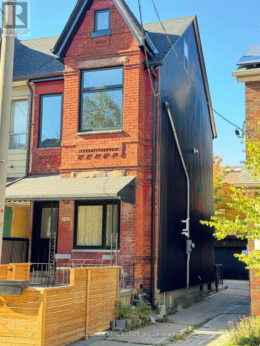 Townhouse at MAIN FLOOR - 220 CLAREMONT STREET, Toronto