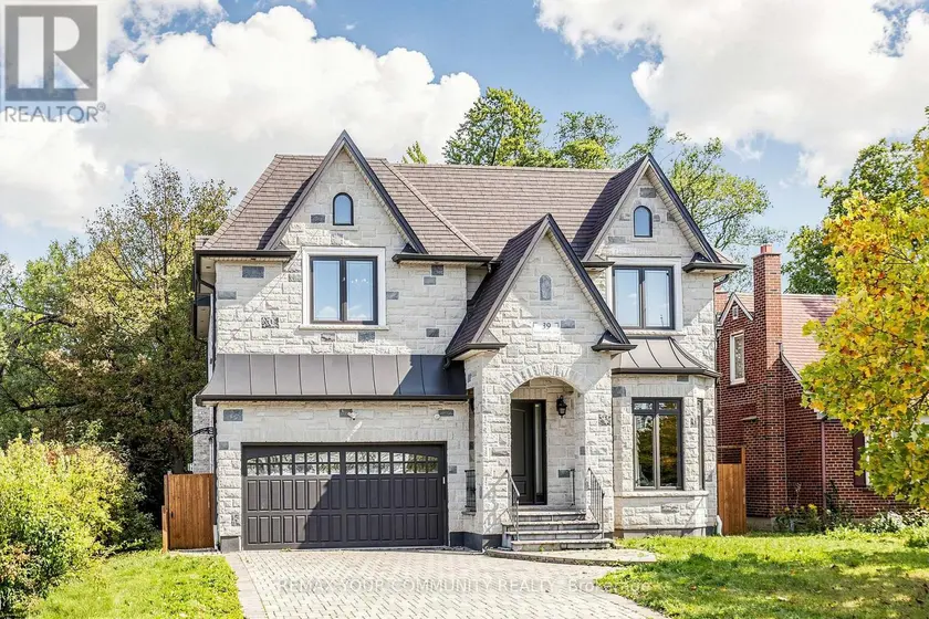 Detached at 39 MOORE PARK AVENUE, Toronto