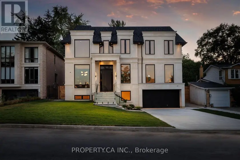 Detached at 10 GRANGEMILL CRESCENT, Toronto