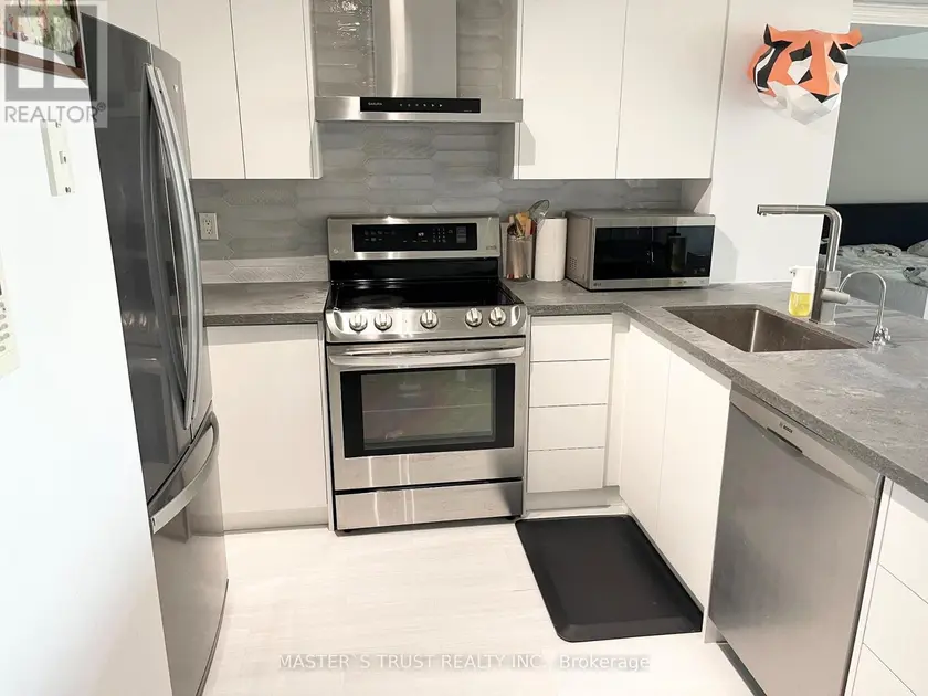 Apartment at 801 - 28 HARRISON GARDEN BOULEVARD, Toronto
