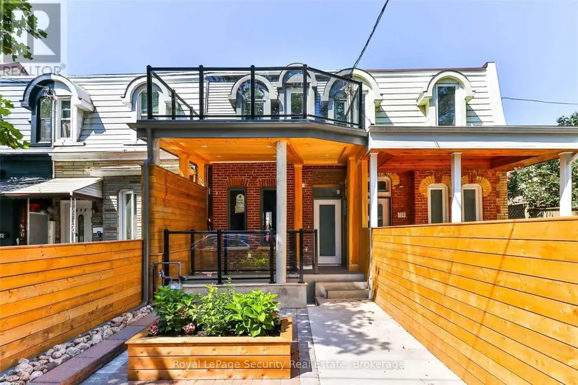 Townhouse at MAIN/ 2ND - 136 MARKHAM STREET, Toronto