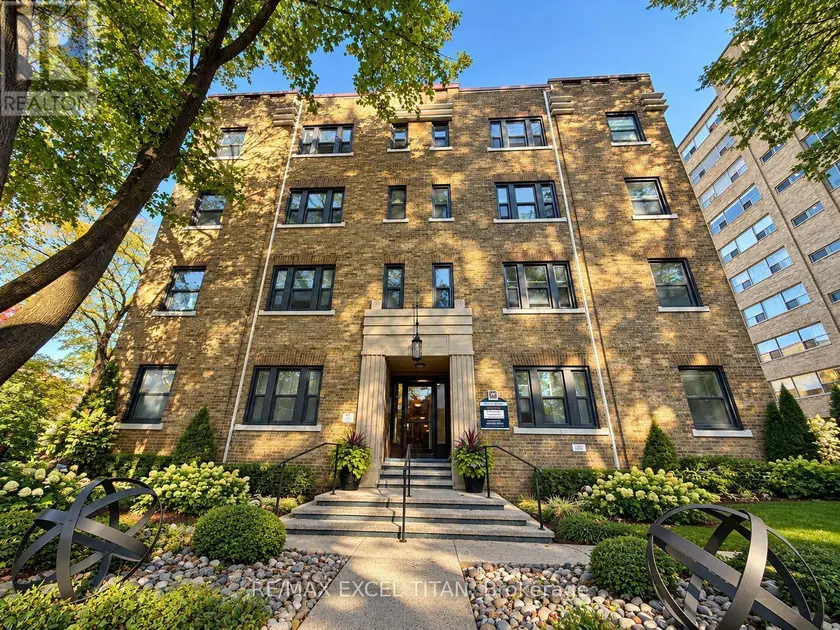Apartment at 43 - 1 MALLORY GARDENS, Toronto