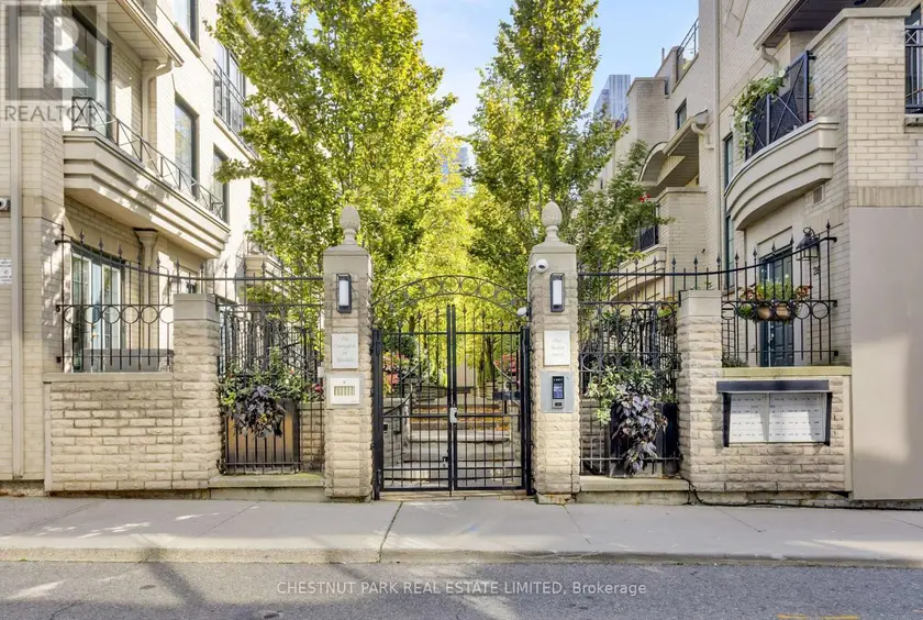 Townhouse at TH17 - 1 BAXTER STREET, Toronto