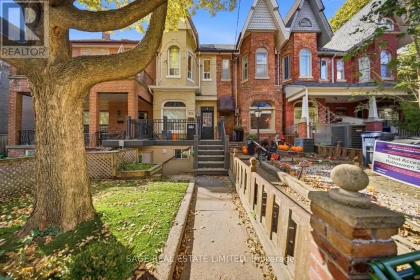 Townhouse at 376 SHAW STREET, Toronto