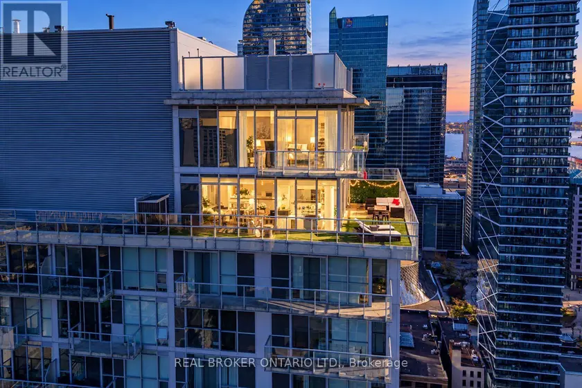 Apartment at PH02 - 126 SIMCOE STREET, Toronto
