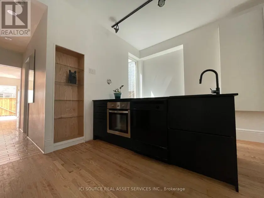Townhouse at 2 - 60 BEVERLEY STREET, Toronto