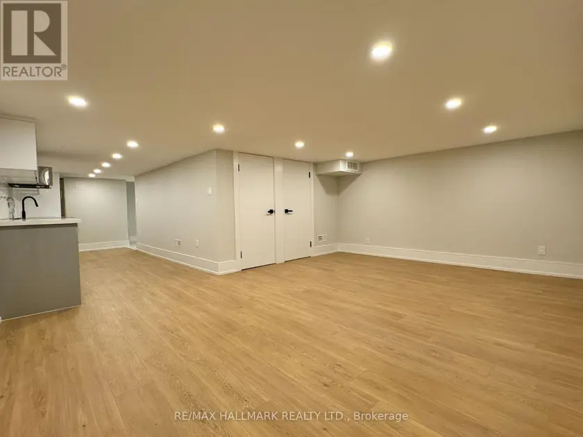 Townhouse at BSMT - 116 BELLEVUE AVENUE, Toronto