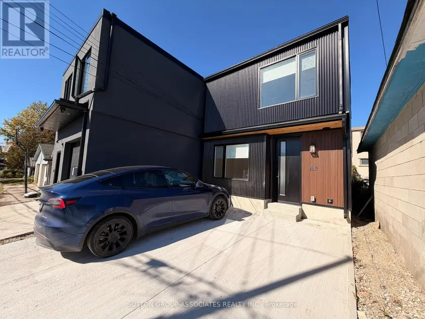 Other at LANEWAY UNIT - 29 EARNSCLIFFE ROAD, Toronto