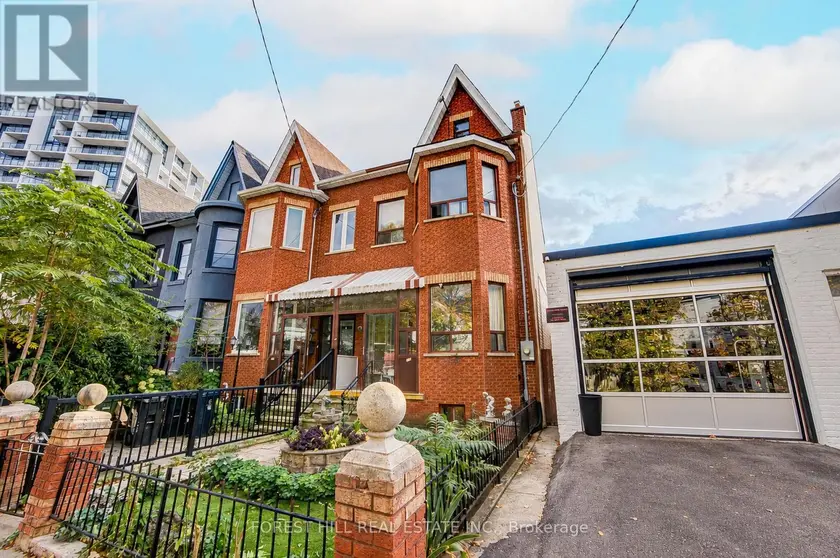 Semi-Detached/Link at 121 NIAGARA STREET, Toronto