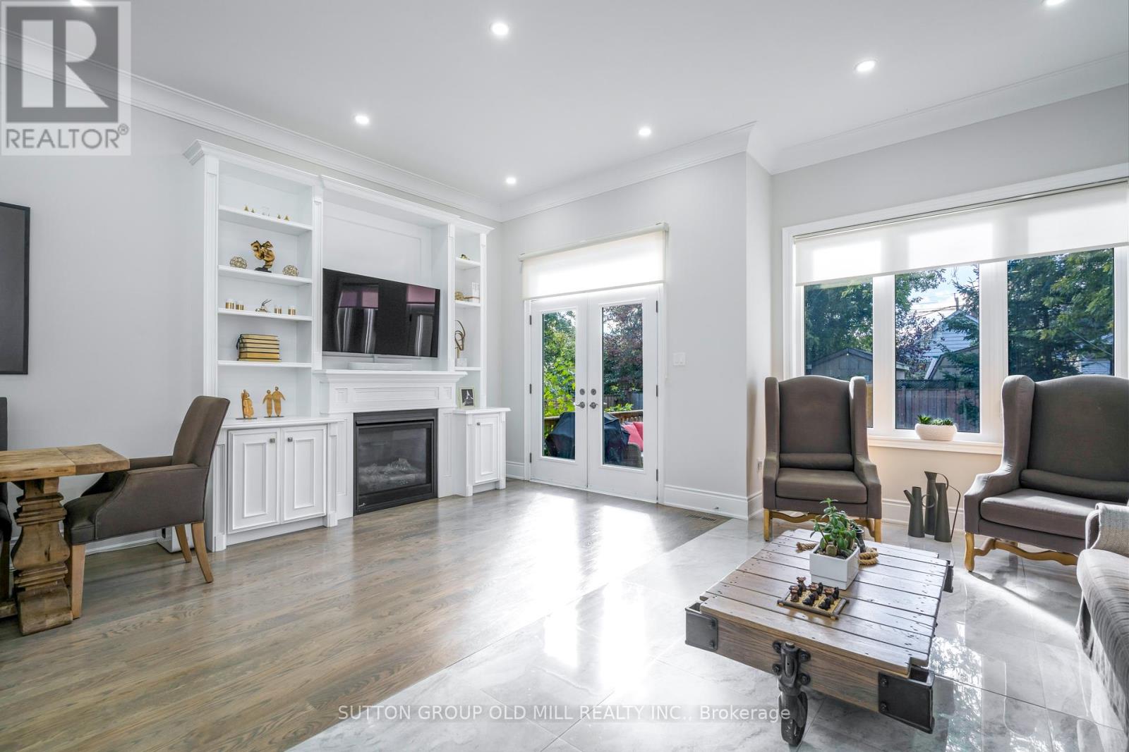Detached at 70 SOUTH WOODROW BOULEVARD, Toronto