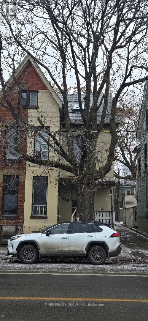 Townhouse at 930 DUNDAS STREET E, Toronto (South Riverdale)