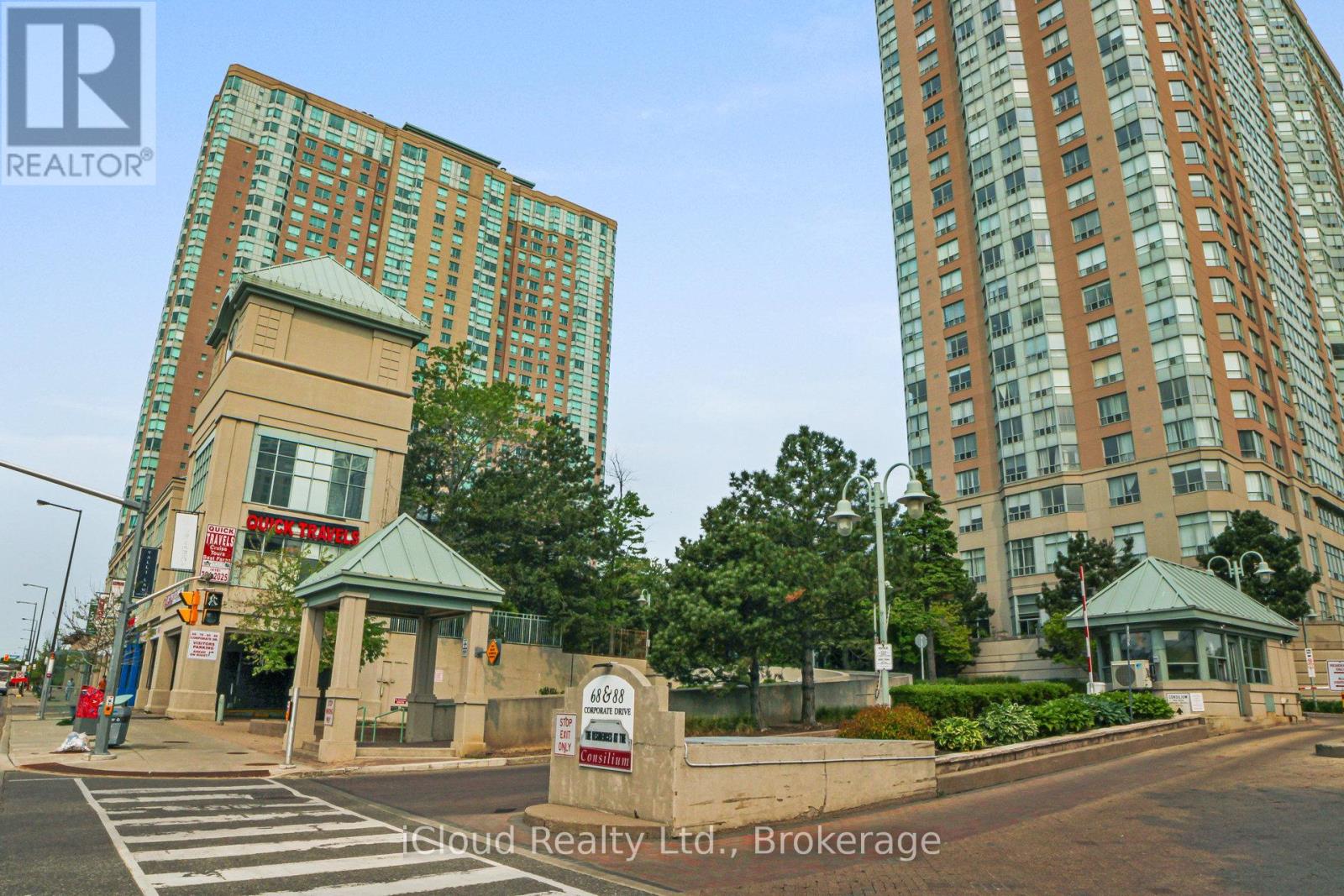 Apartment at 3232 - 68 CORPORATE DRIVE, Toronto (Woburn)