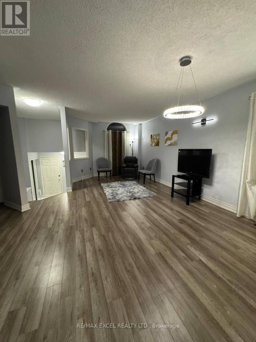 Detached at ROOM - 425 ELMWOOD COURT, Oshawa (Samac)