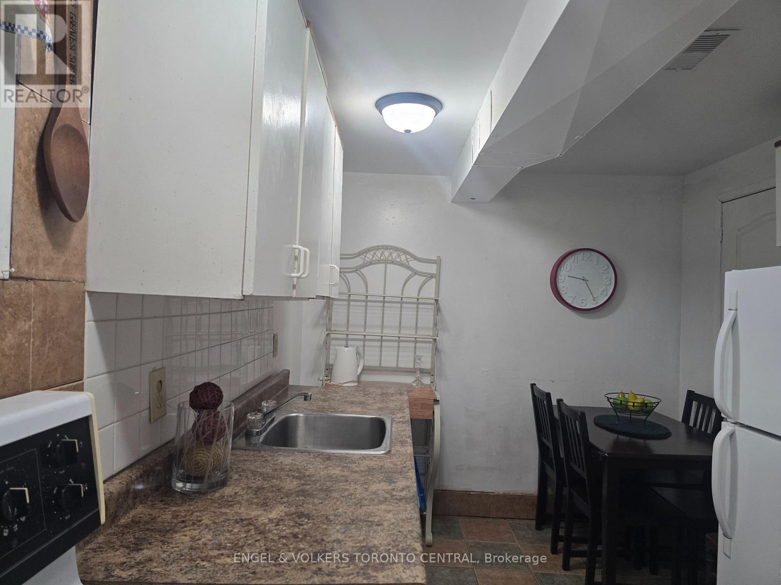 Semi-Detached/Link at BSMT - 9 SHADEMASTER COURT, Toronto