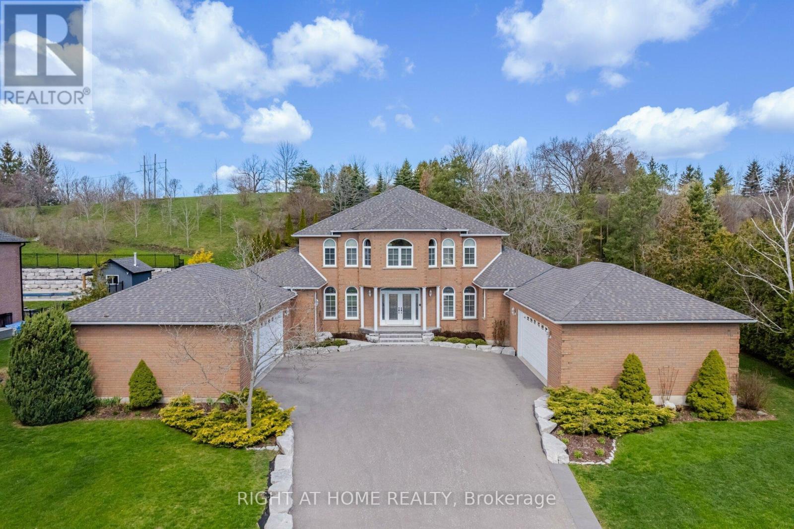 Detached at 6 LORD DUNCAN COURT, Clarington