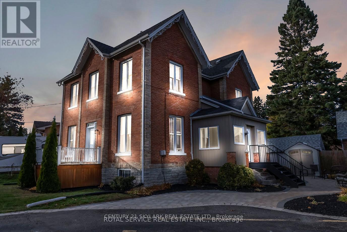 Multiplex at 4 - 8 WELLINGTON STREET, Clarington (Bowmanville)